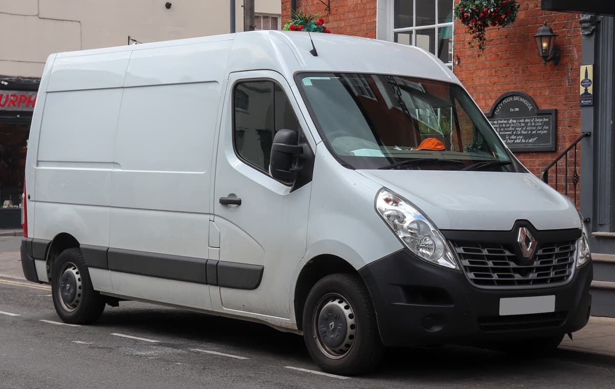 camion utilitaire disponible 3t5