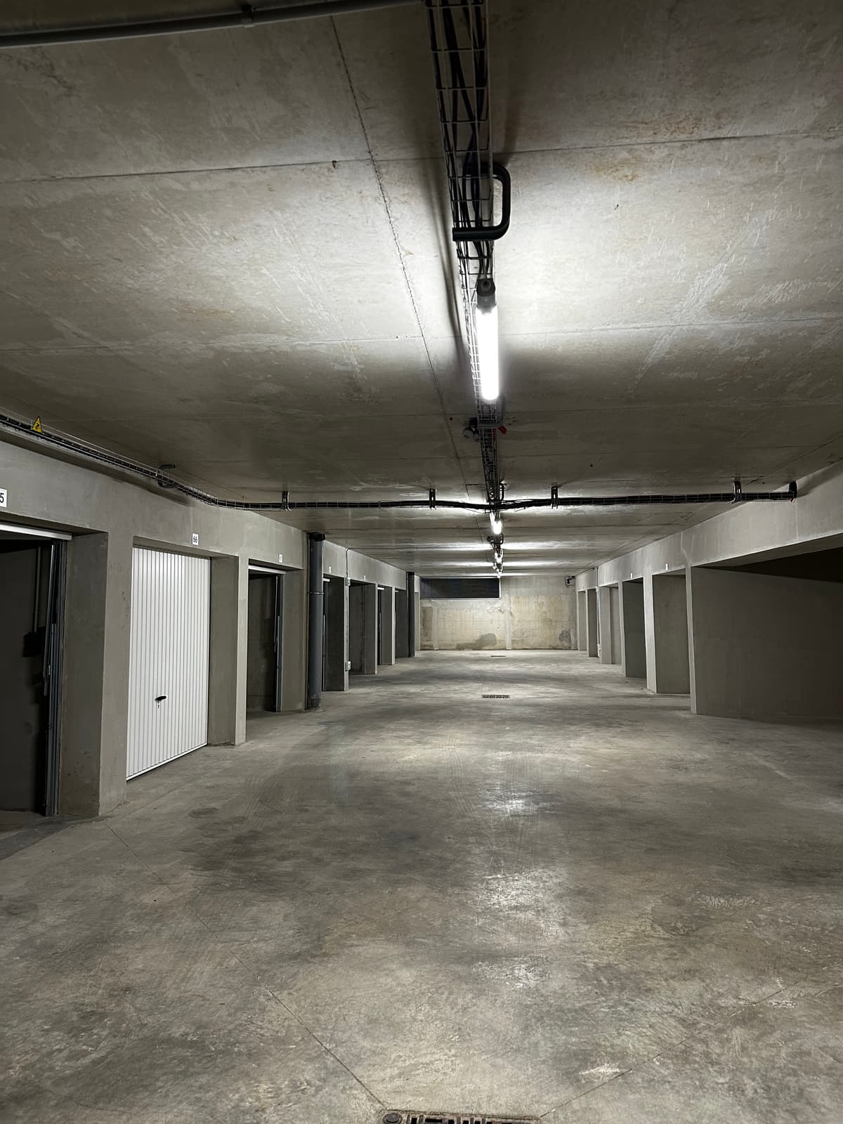 Garage box fermé – Résidence neuve sécurisée