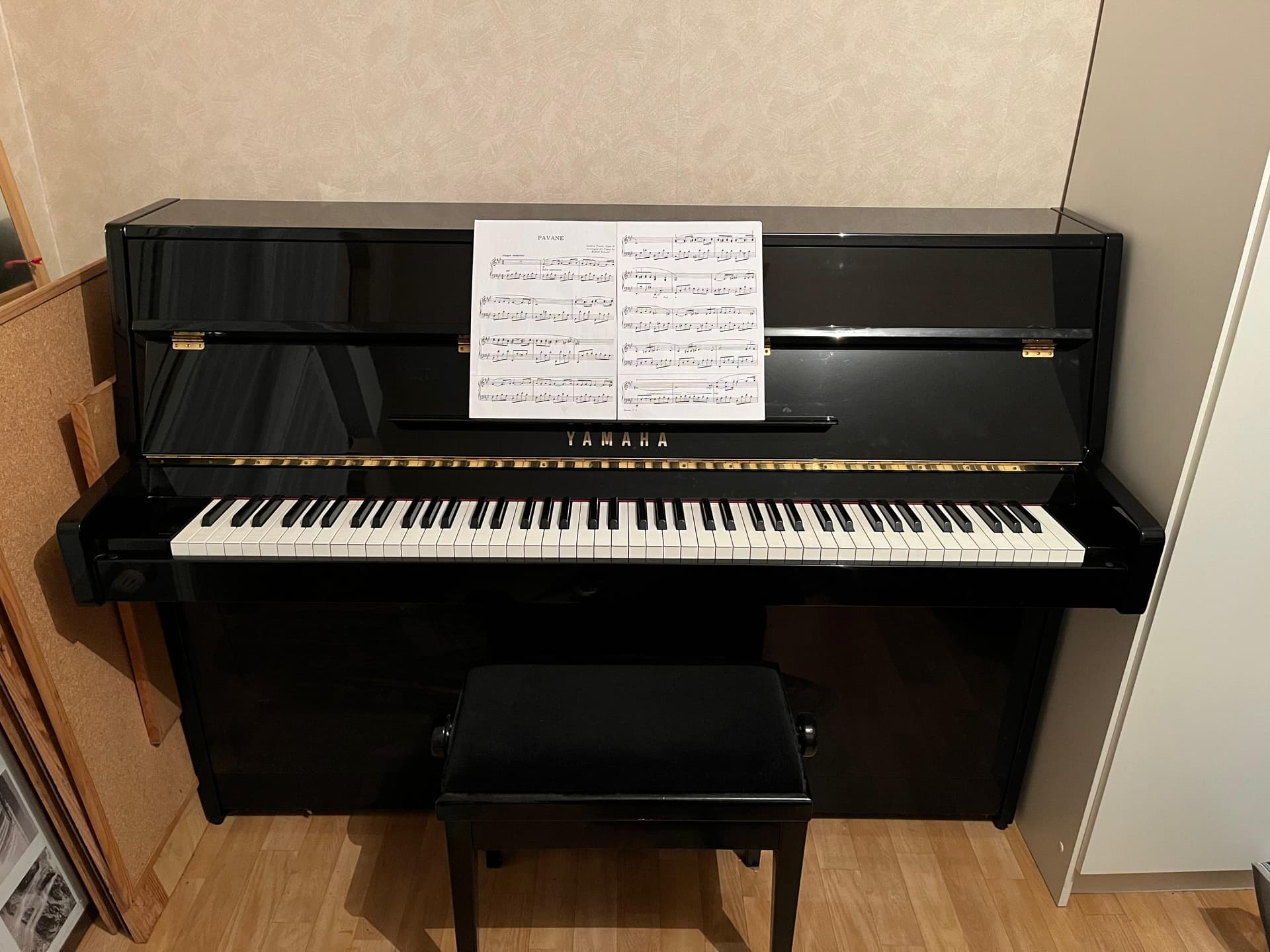 Piano C-109 en parfait état – Location longue durée