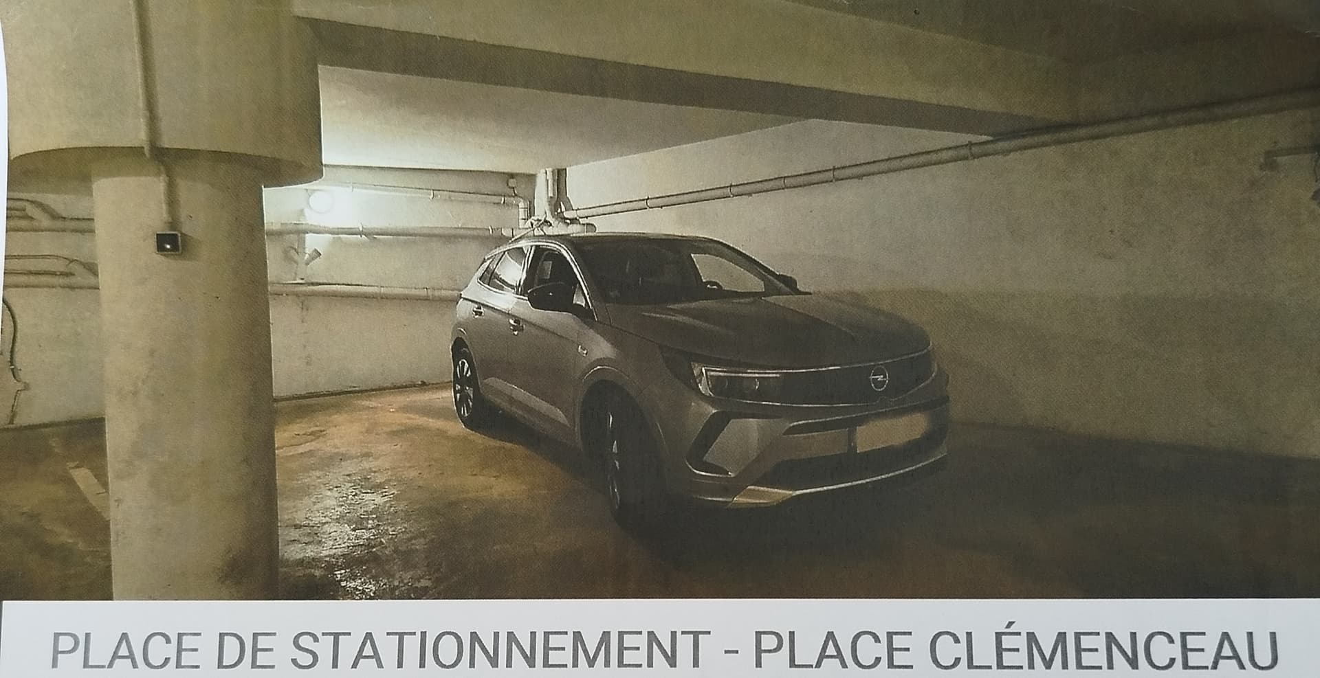 Place parking sécurisé sous sol place Clémenceau