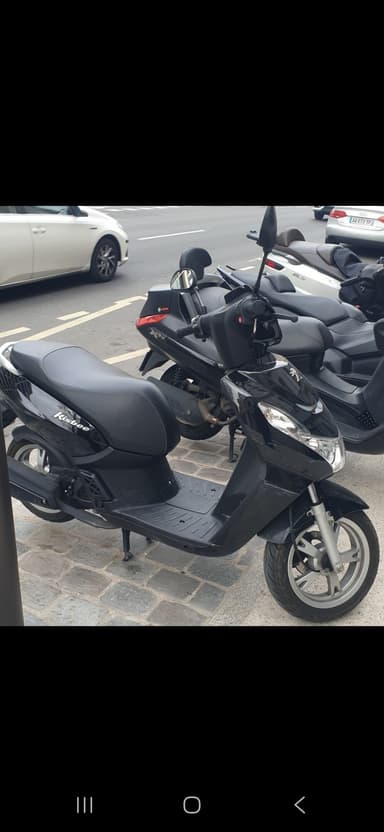 Scooter Peugeot Kisbee 50cc noir 2023