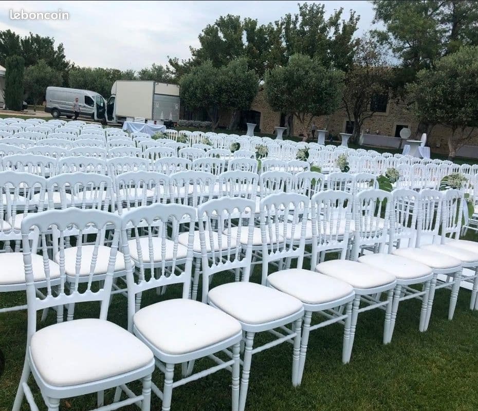 Location chaises Napoléon blanches à Corbeil-Essonnes