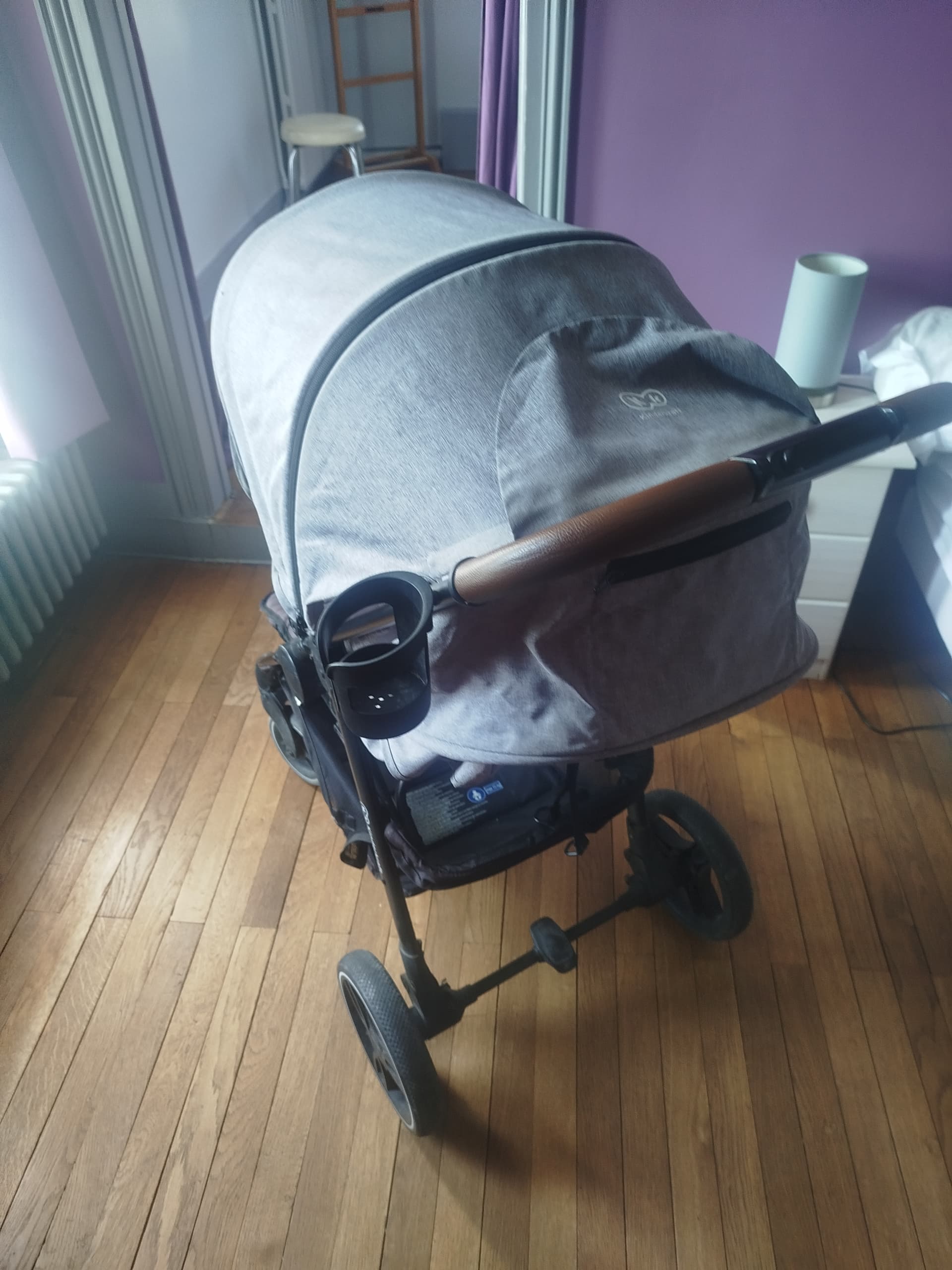 Location poussette compacte Kinderkraft à La Ferté-Loupière