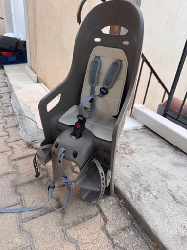 Siège vélo enfant à louer à La Destrousse