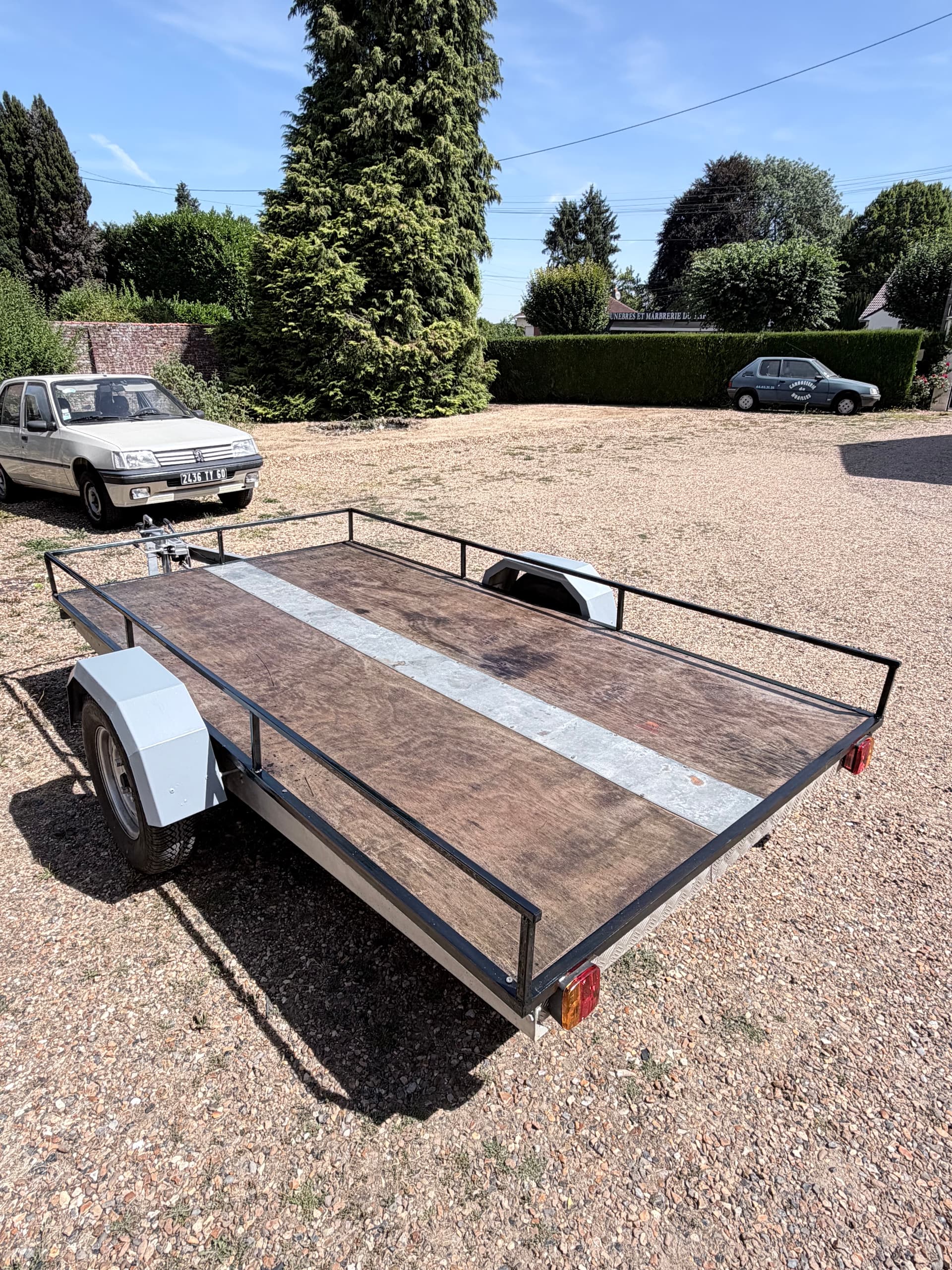 Location remorque plateau à Noailles (Oise)