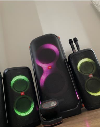 Location enceintes JBL avec jeux de lumière à Mantes-la-Jolie