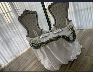 Location chaises trône mariage à Mantes-la-Jolie