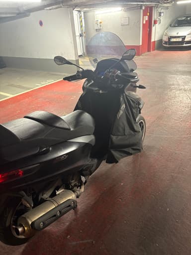 Location de scooter MP3 500 à Vitry-sur-Seine