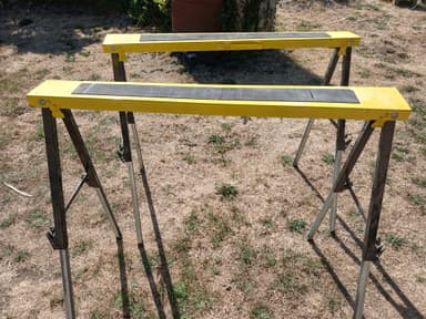 Location de tréteaux télescopiques pliables