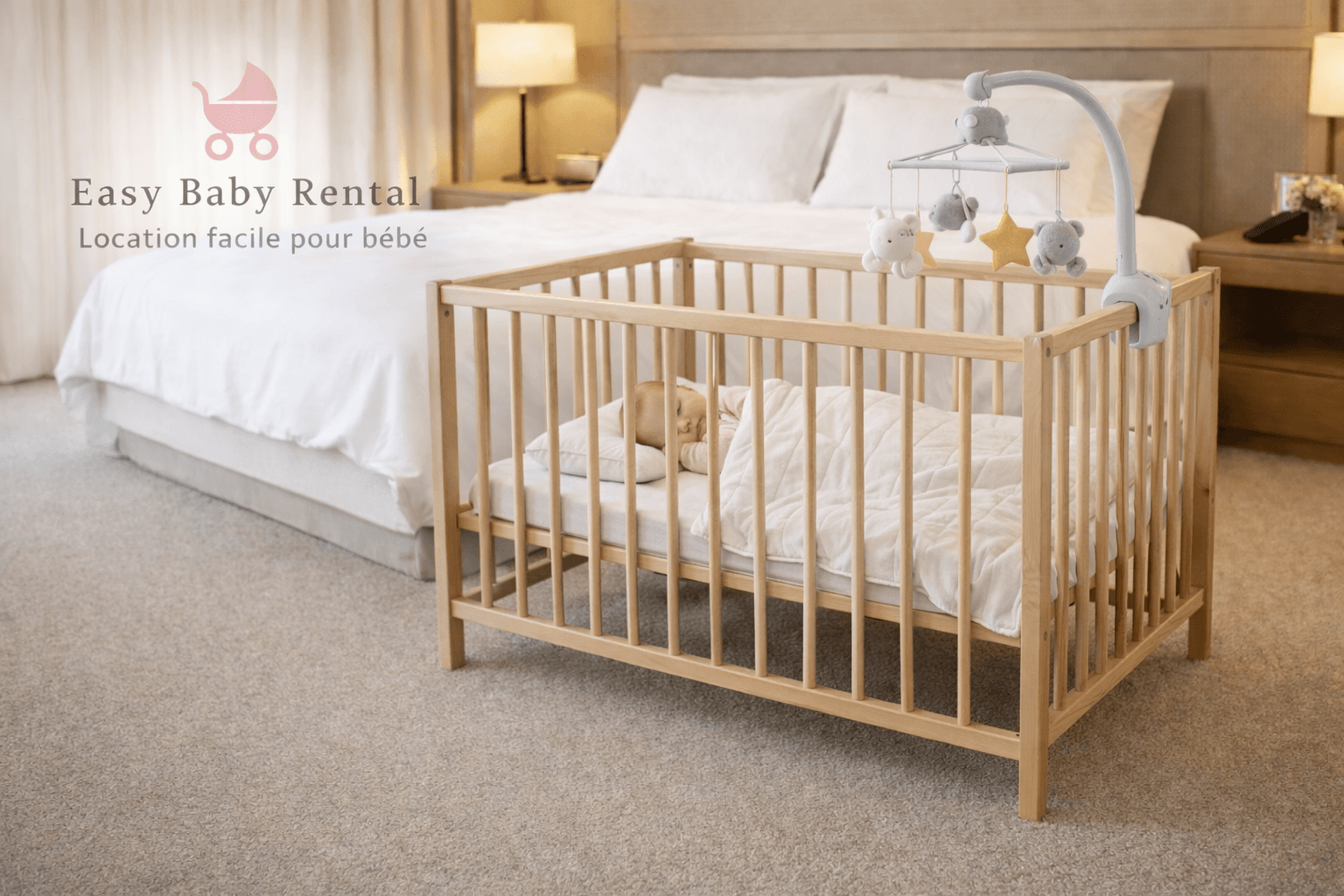 Location lit bébé pliant en bois à Cannes
