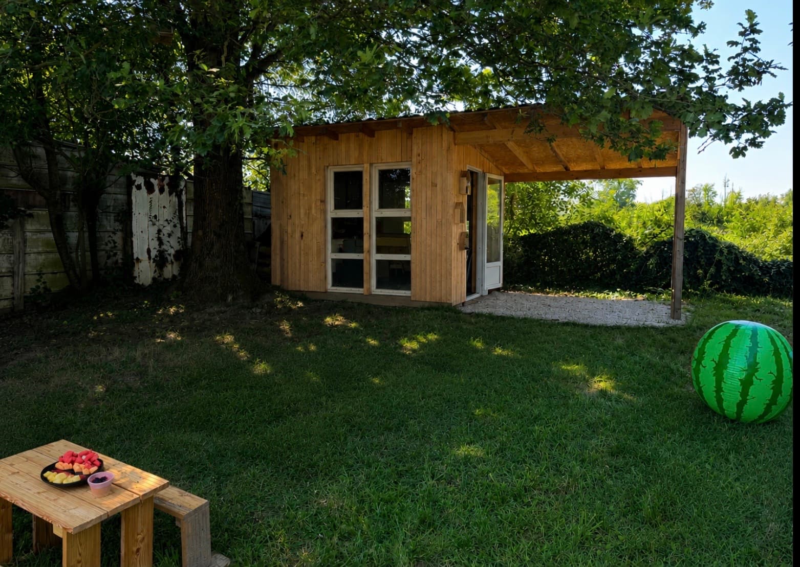 Jardin 300 m² à louer pour événements – Sathonay-Camp