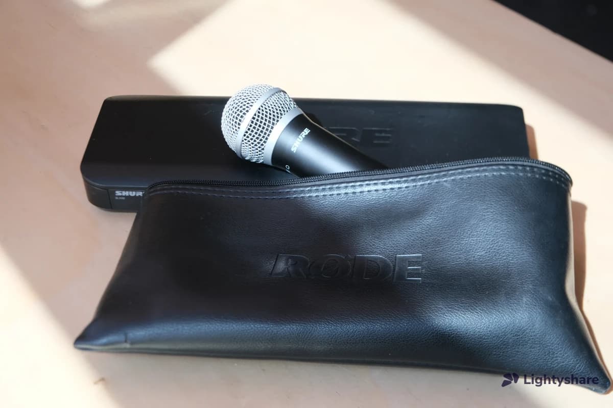 Location microphone HF Shure PG58 avec récepteur à Paris