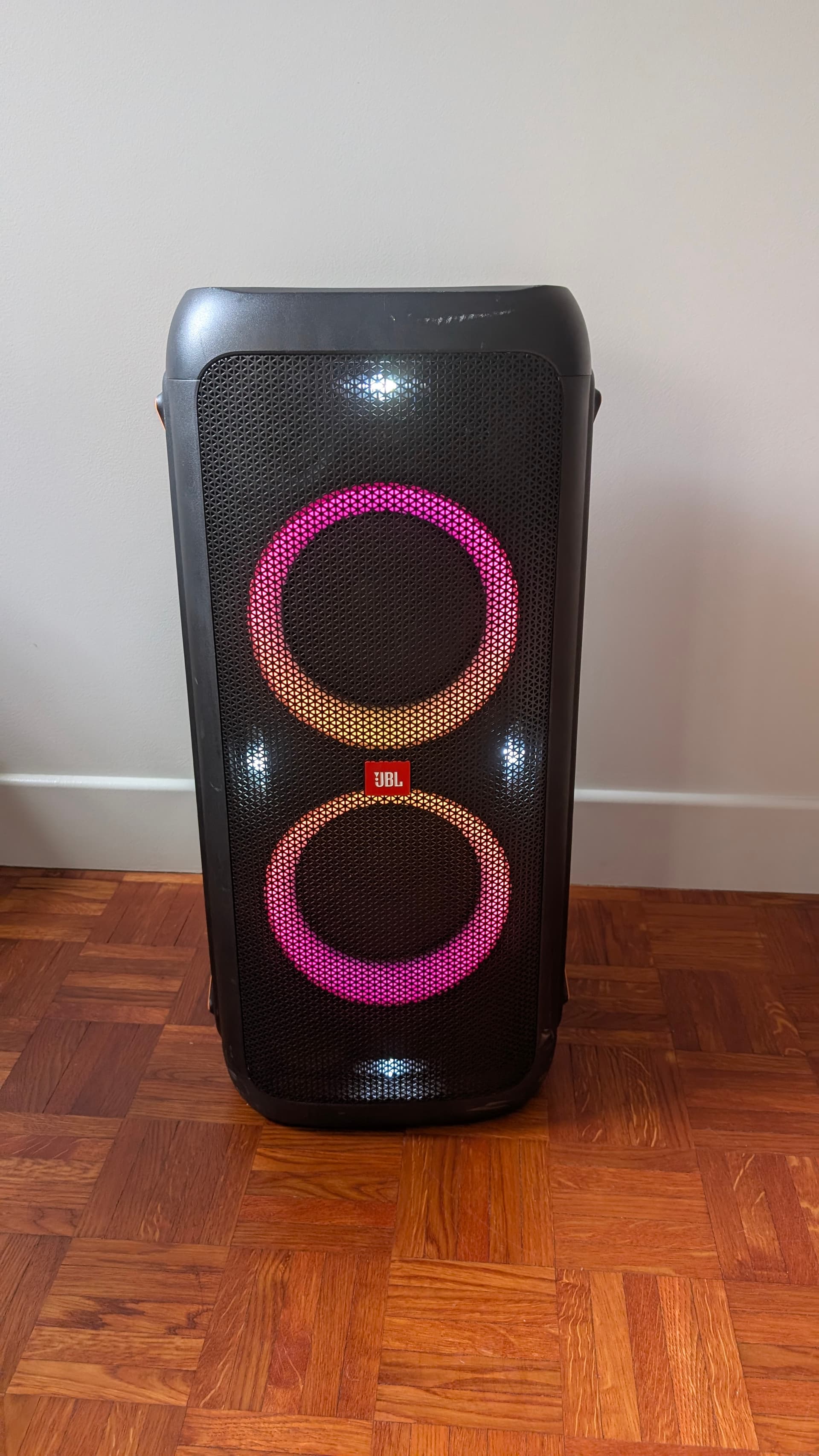 Location enceinte JBL PartyBox 300 à Saint-Cloud
