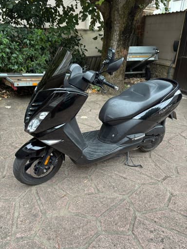 Location scooter Peugeot CityStar 50cc à Leuville-sur-Orge
