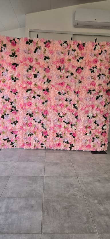 Louer mur de fleurs mariage à Saint-Pierre-des-Échaubrognes