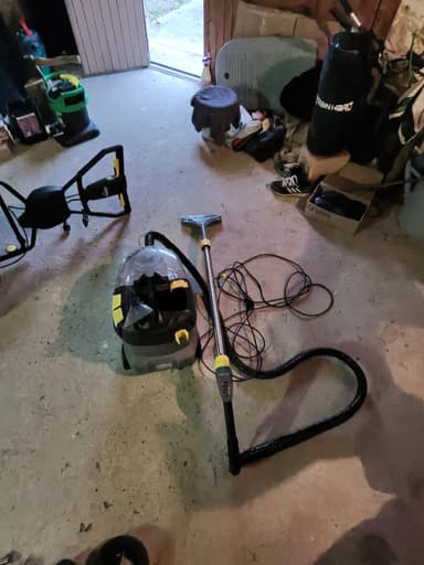 Location shampouineuse Karcher PUZZI 8/1 à Ceton