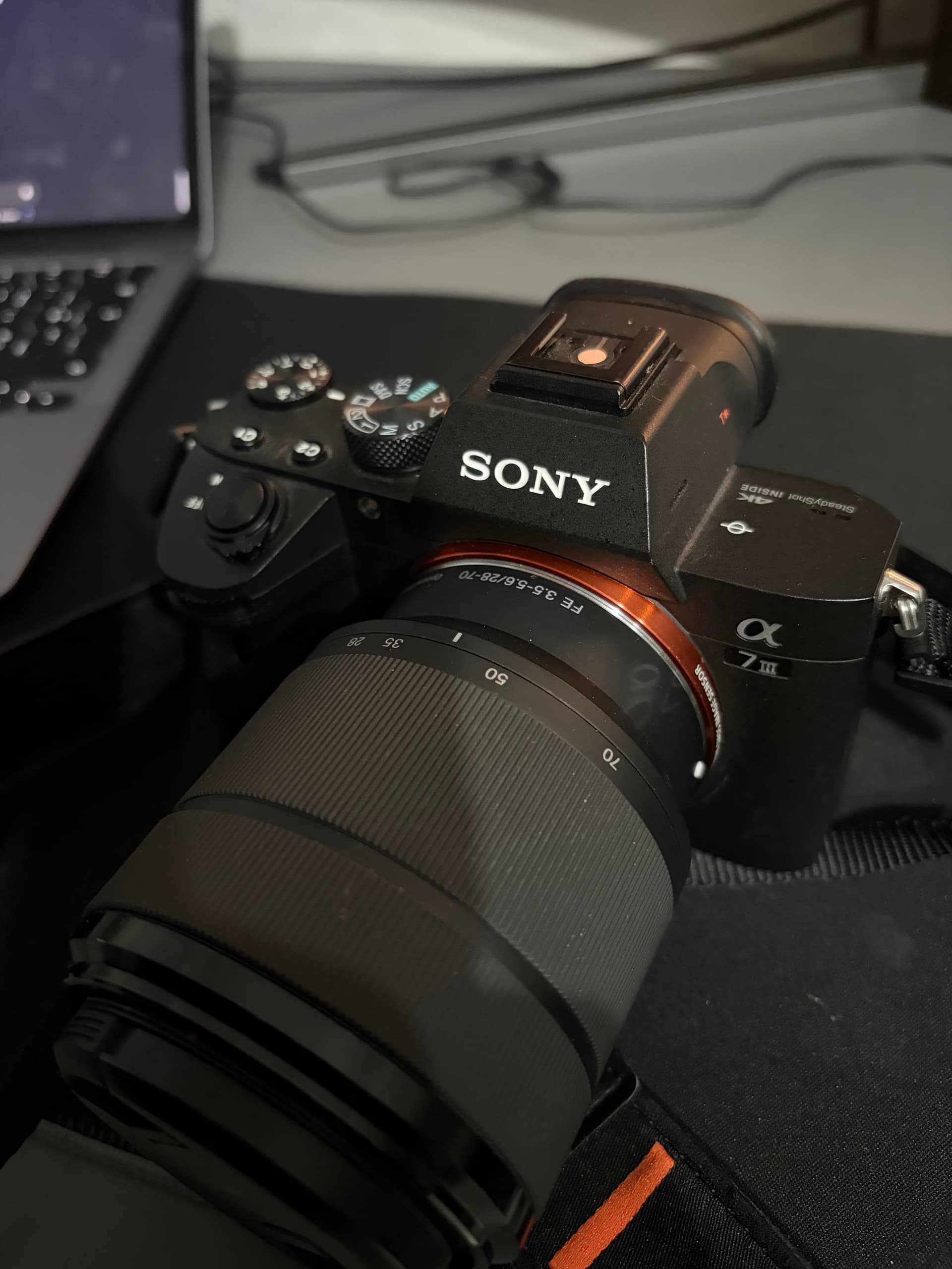 Location Sony A7III + objectif 24-70 mm à Paris